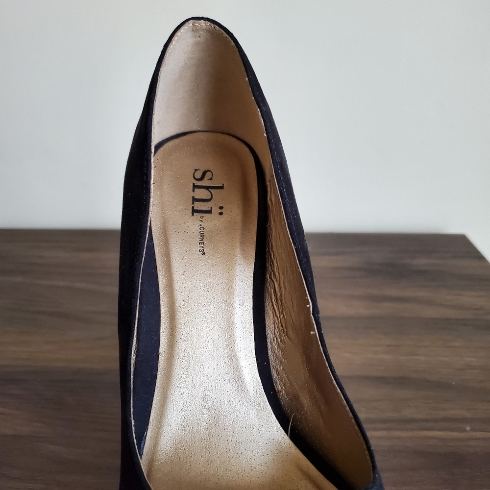 Heels - Picture 3 of 4